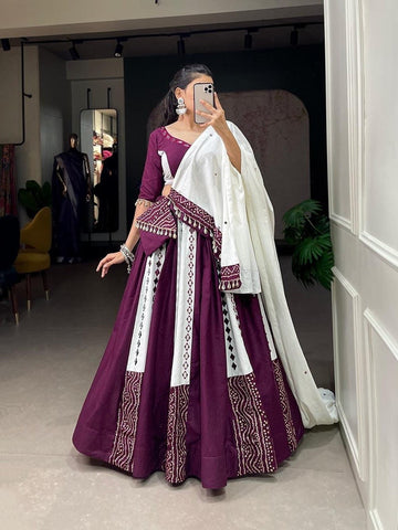 Gorgeous dual color Kali style  cotton Chaniya Choli 6mtr flair with a trendy blouse with mirror work