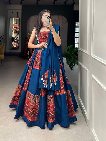 Gorgeous dual color Kali style Chaniya Choli 6mtr flair with a trendy blouse with mirror work
