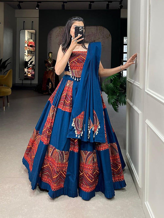 Gorgeous dual color Kali style Chaniya Choli 6mtr flair with a trendy blouse with mirror work