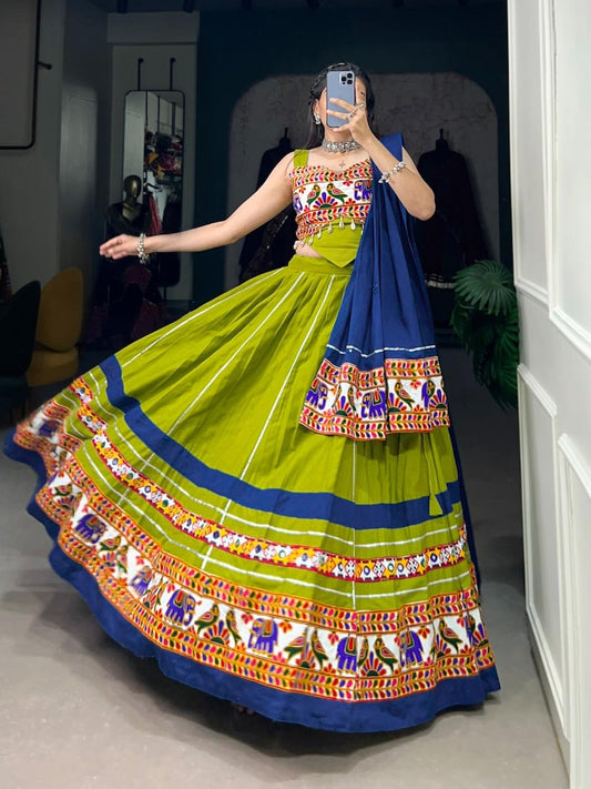 womens fashionable Blck Choli