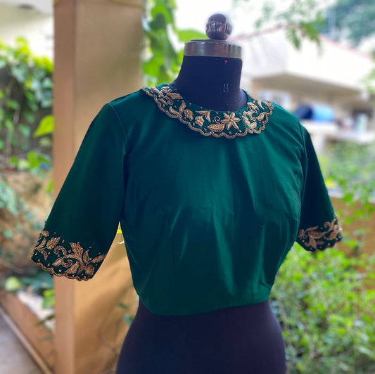 Green collar  embroidery blouse