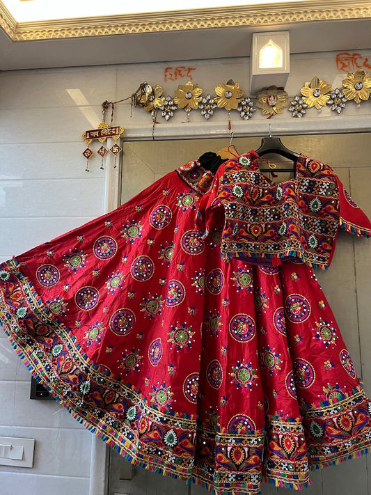 Garba Skirt/kutch Work Ghaghra Choli/garba Chaniya