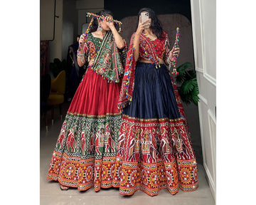 Women Self Design DOLA SILK Patola Print with foil work