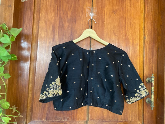 Black hand embroidery blouse