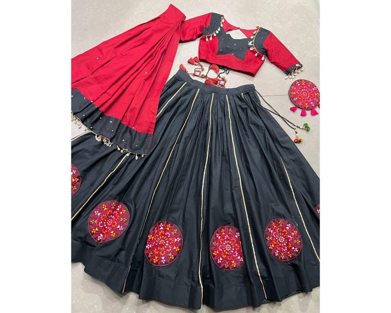 MOST BEAUTIFUL DESIGNER LEHENGA CHOLI DUPATTA