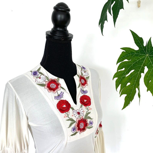 Embroidery folk floral blouse