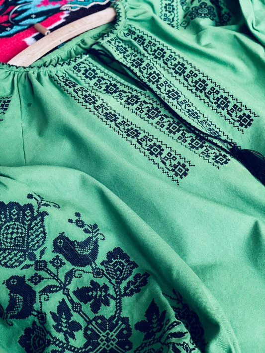 floral embroidery blouse